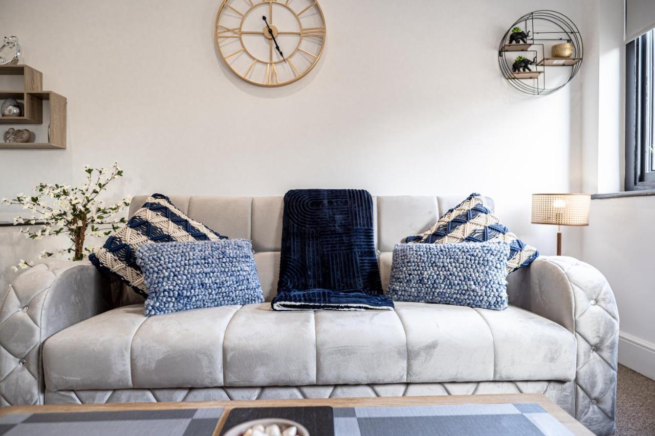 Cozy 1-Bedroom Apartment In The Heart Of Barnsley Town Centre Экстерьер фото