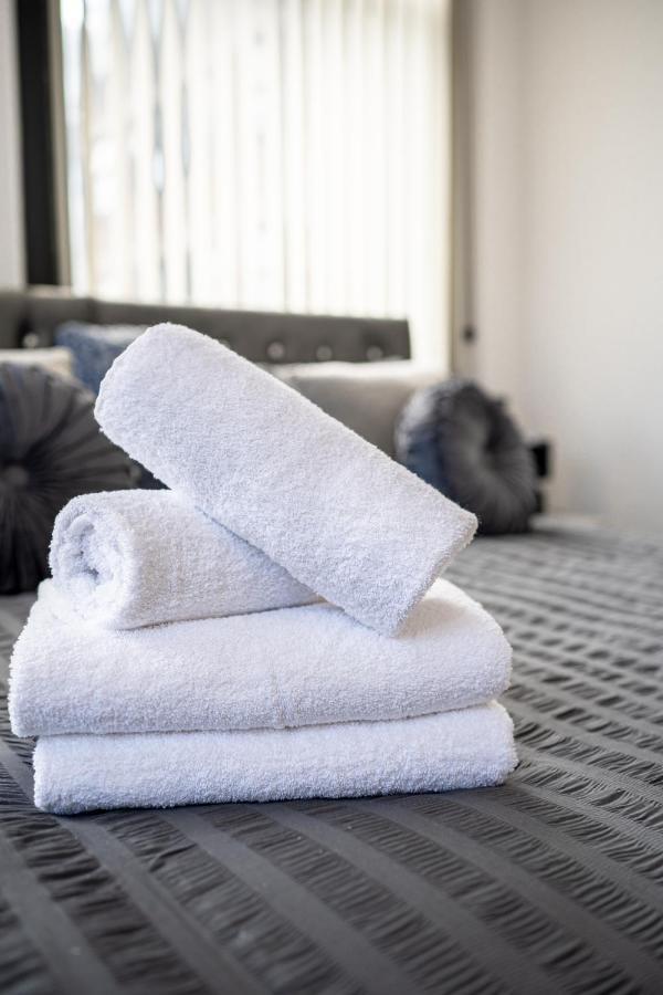 Cozy 1-Bedroom Apartment In The Heart Of Barnsley Town Centre Экстерьер фото