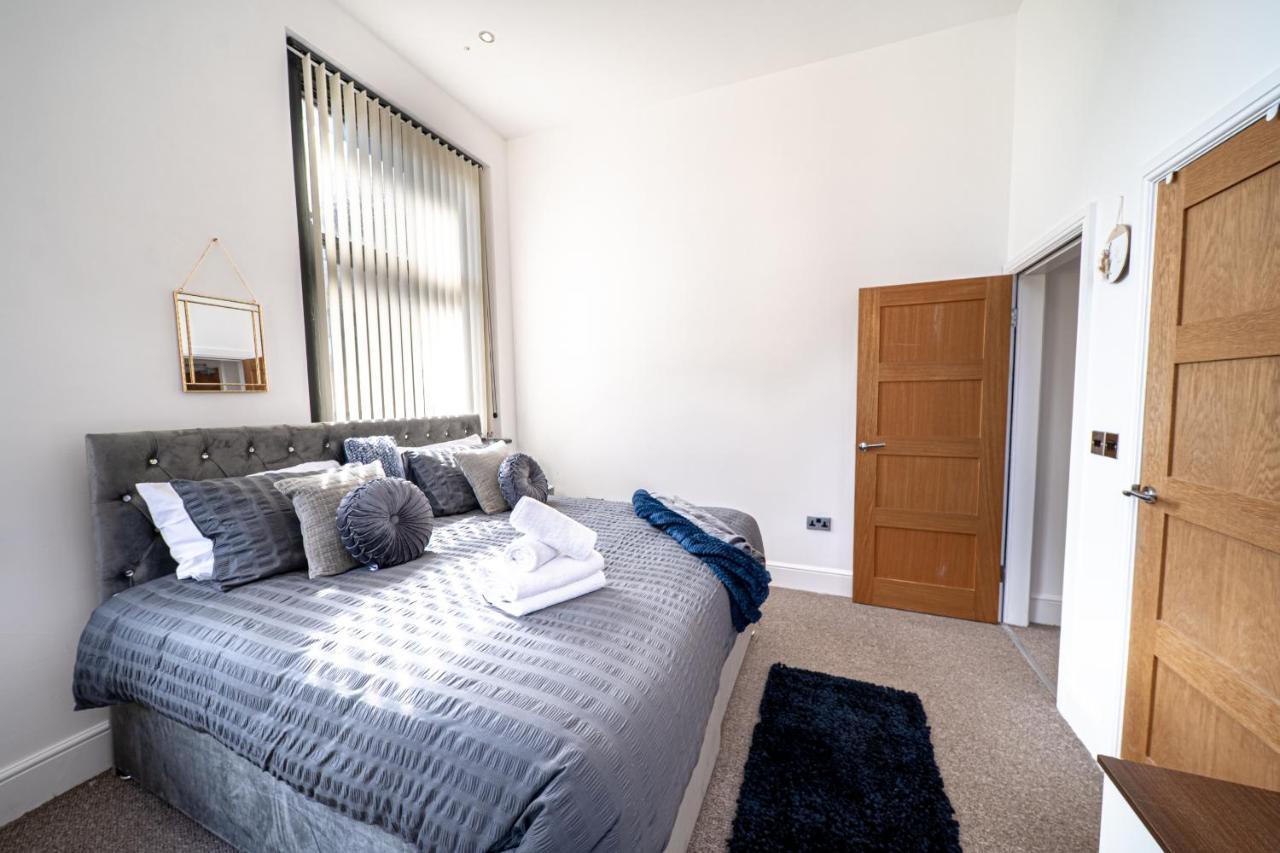 Cozy 1-Bedroom Apartment In The Heart Of Barnsley Town Centre Экстерьер фото