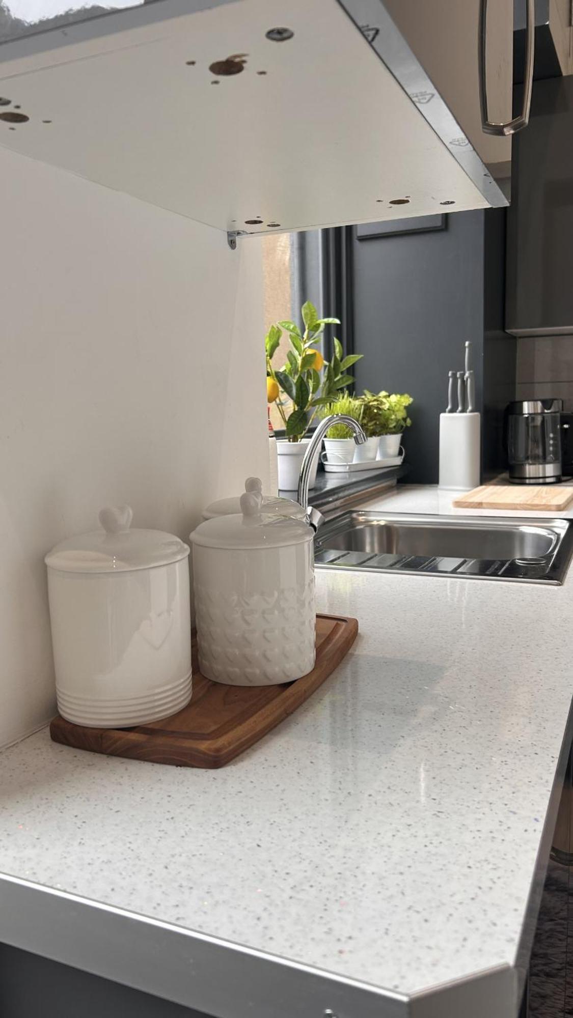 Cozy 1-Bedroom Apartment In The Heart Of Barnsley Town Centre Экстерьер фото